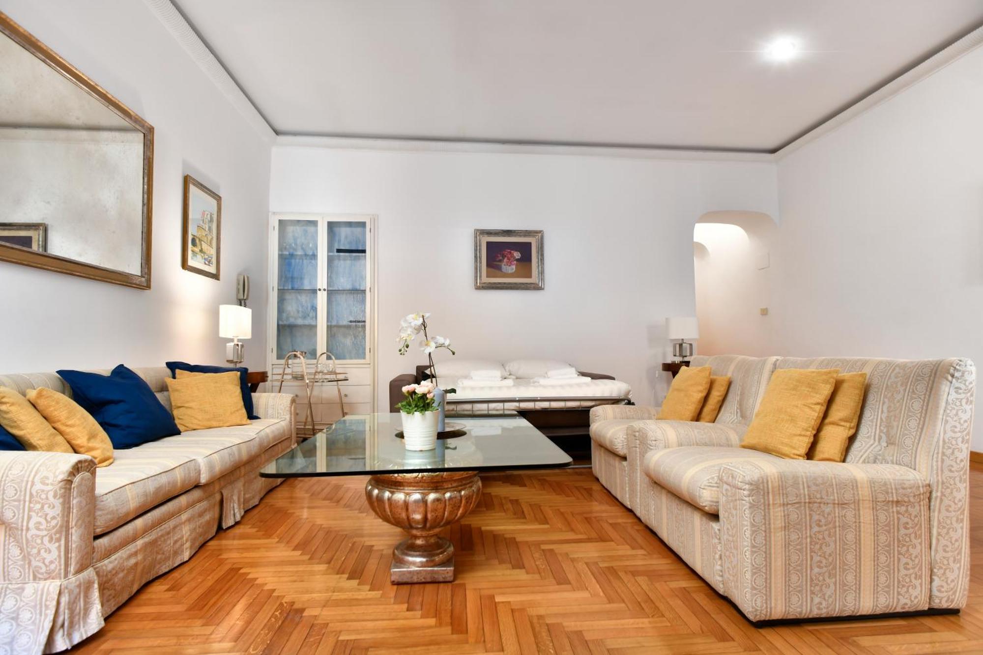 Trevi Charme Rom